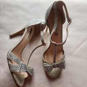 INC International Concepts Silver Crystal Bow T-Strap High Heel Sandals Size 7.5